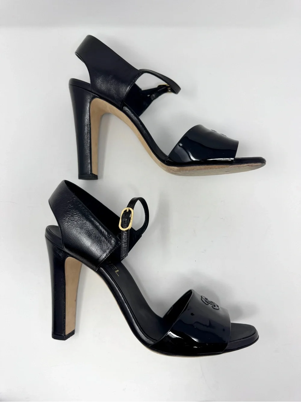 CHANEL Black Patent Leather Slingback Sandals with CC Logo